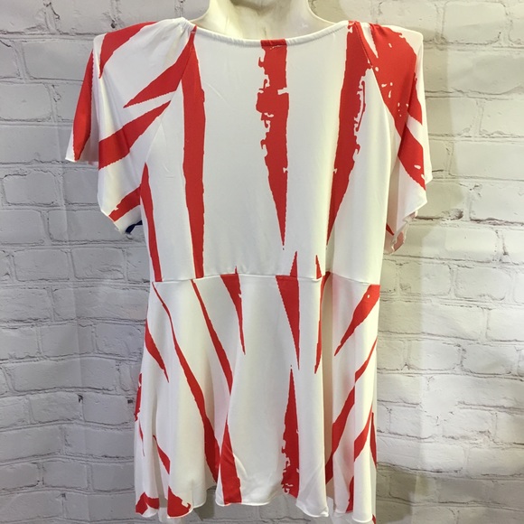 3/$25 Patriotic American Flag Style Gathered Front Top Size Medium - Picture 2 of 6